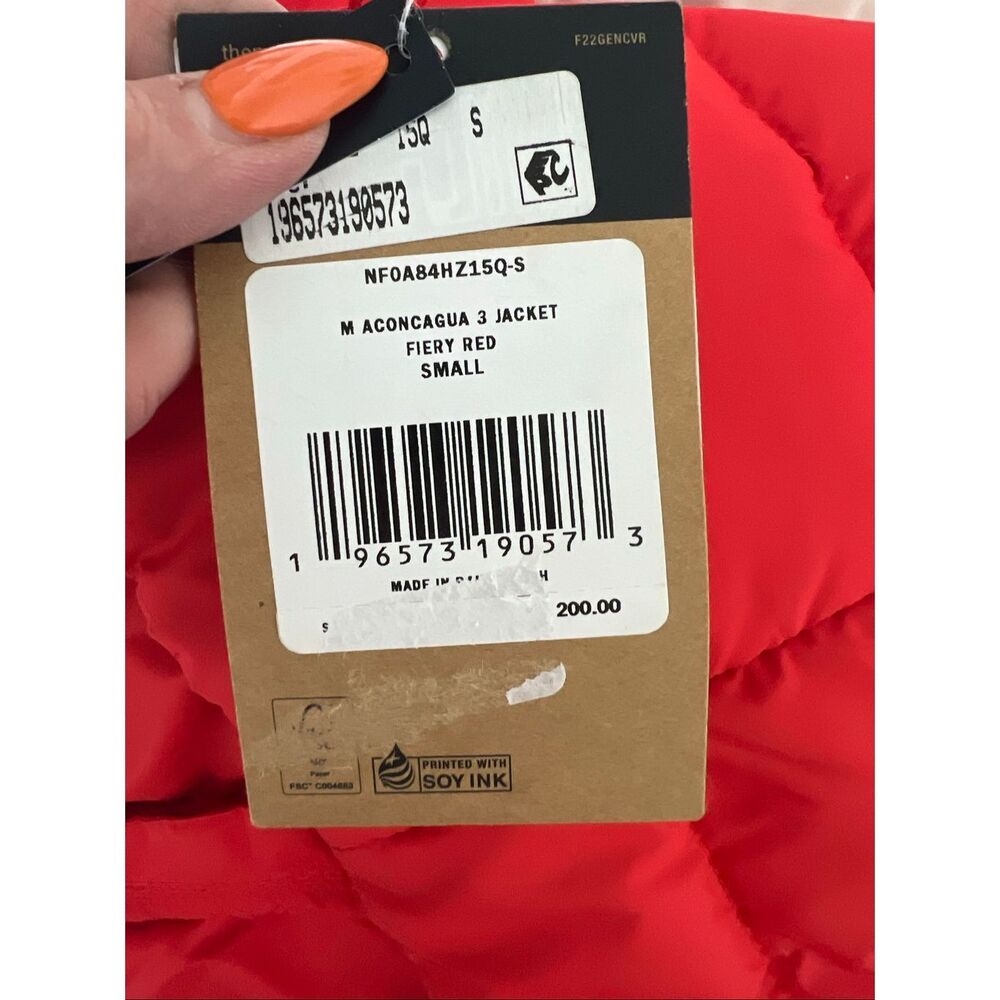 The North Face NWT Aconcagua 3 Jacket Fiery Red Small - Picture 5 of 5
